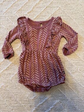 Kyte Baby Girl Long Sleeve Romper size 6-12 months